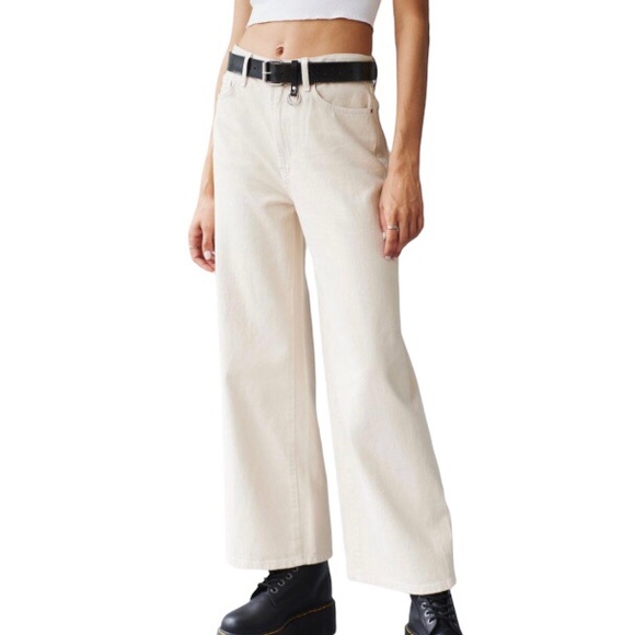 BDG Urban Outfitters High & Wide Cropped Raw Hem Jeans Beige Women’s Size 26 - Picture 2 of 13